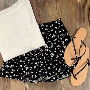 Zara Black & White Floral Skort/Mini Skirt Size XS